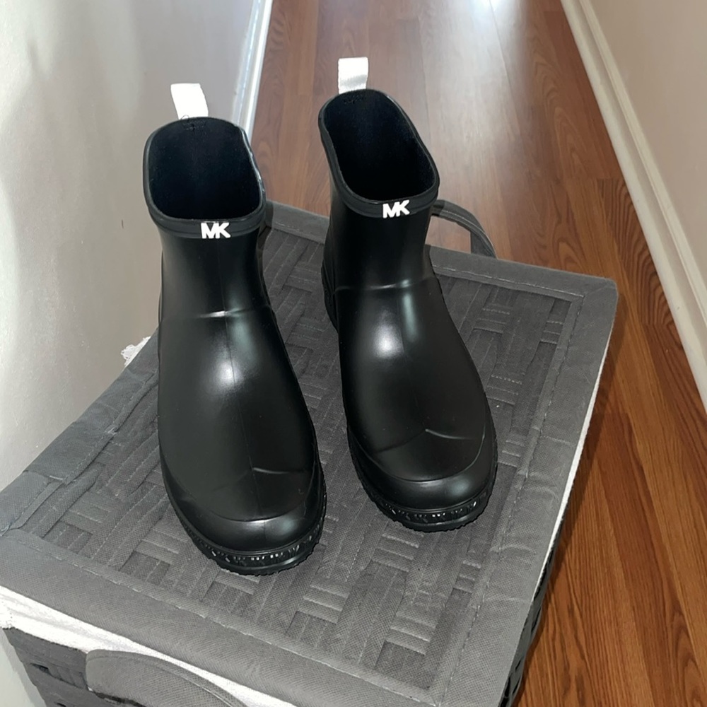 Women’s Michael Kors Rain boot